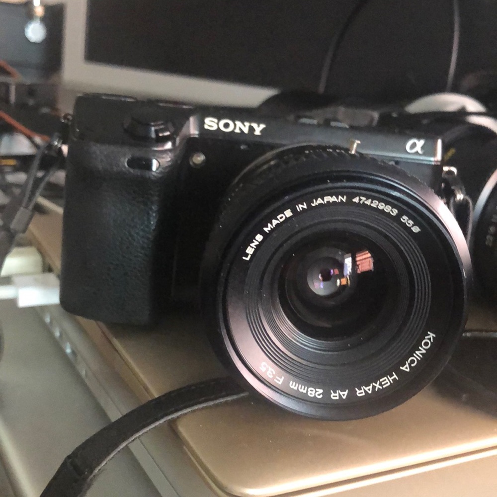 SONY NEX 7 Alpha mirrorless camera excellent quality Konica lens.